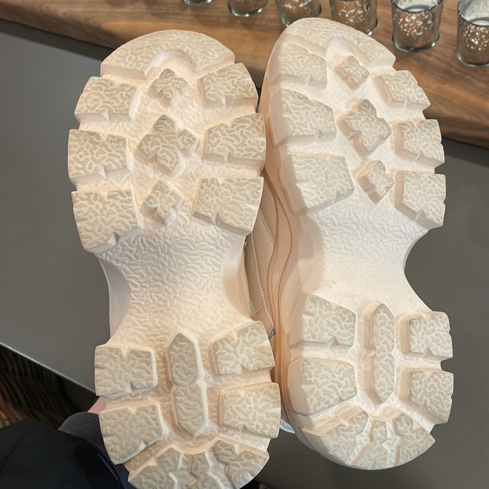 Berness Arial Beige Sneakers - Picture 7 of 8